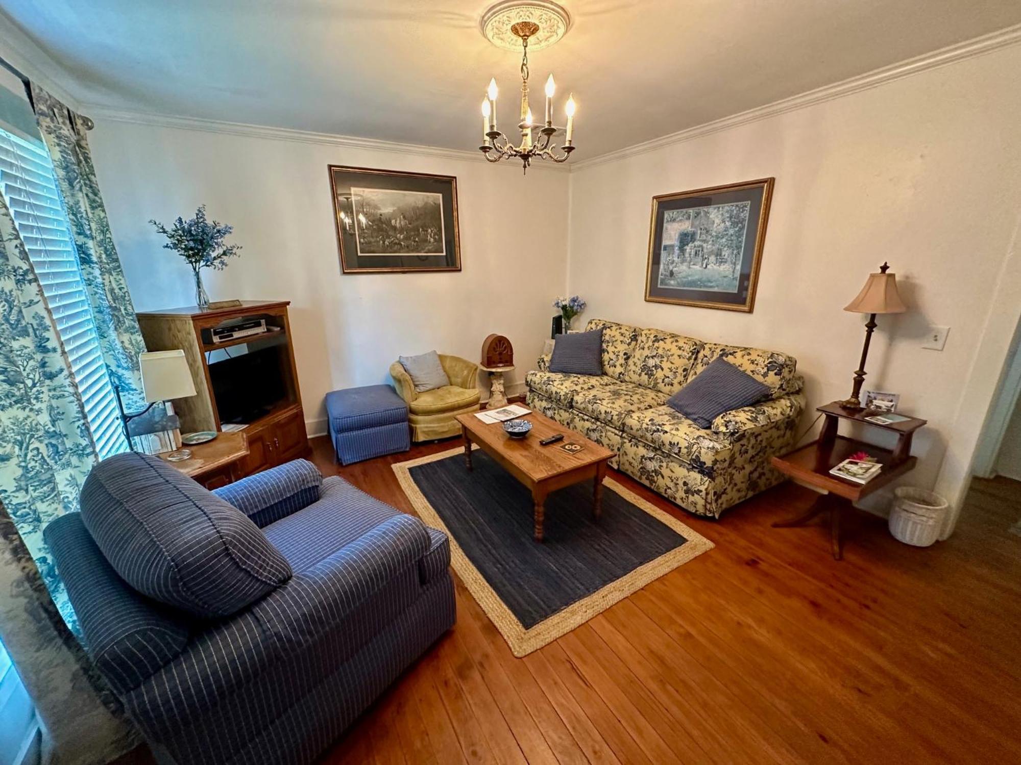 The Wynne House 3* Holly Springs