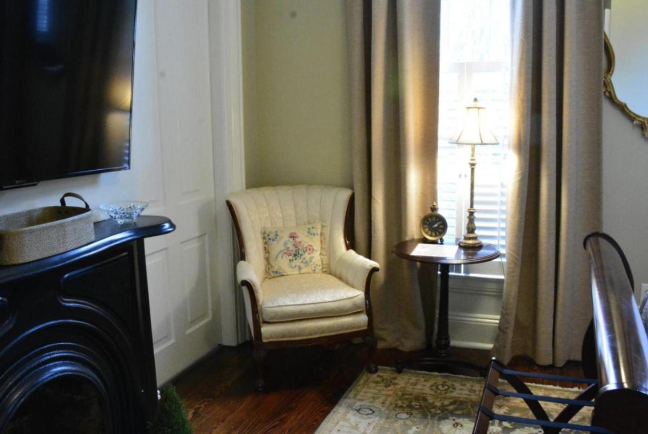 The Wynne House 3* Holly Springs